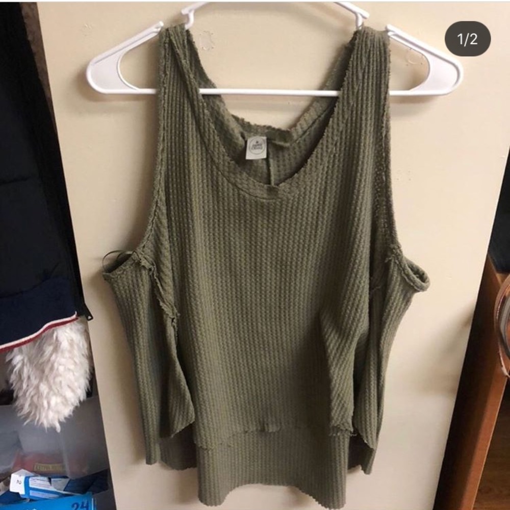 Stretchy boutique tank